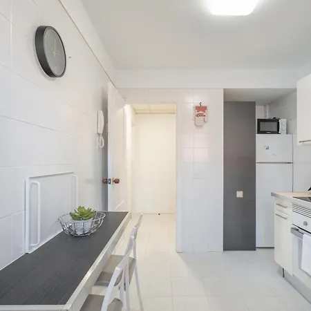 Apartman Afirama 1 *